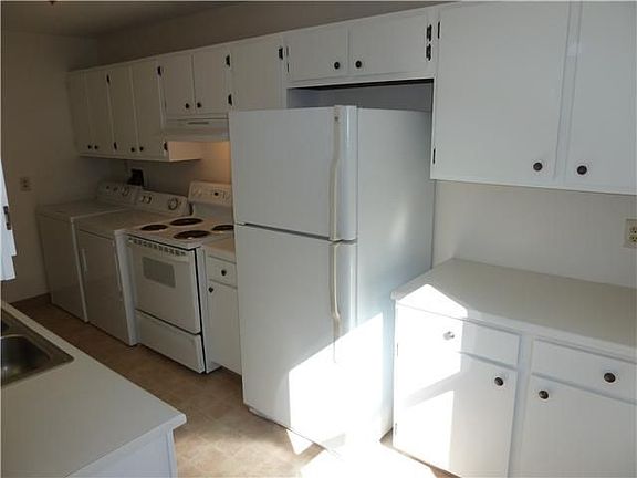 2nd image of 34 Falcon Ln E