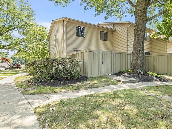 3rd image of 1373 S Waggoner Rd #6