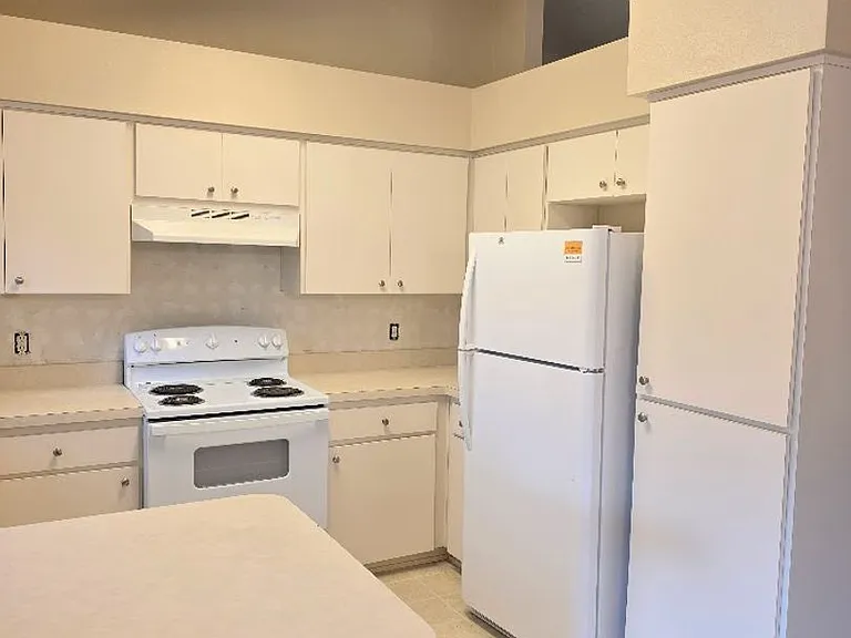 9676 N Jourden Dr — Photo 7