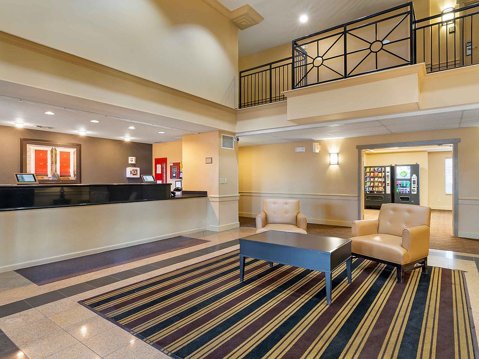 Lobby and Guest Check-in