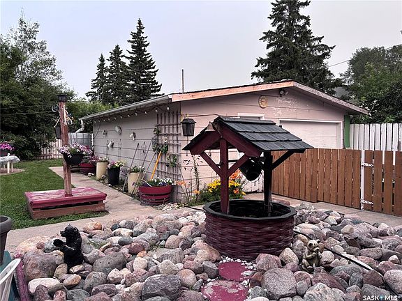 3rd image of 220 4th STREET