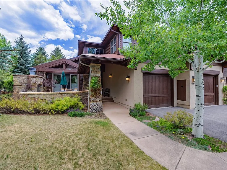 89 Heritage Park Pl — Photo 1