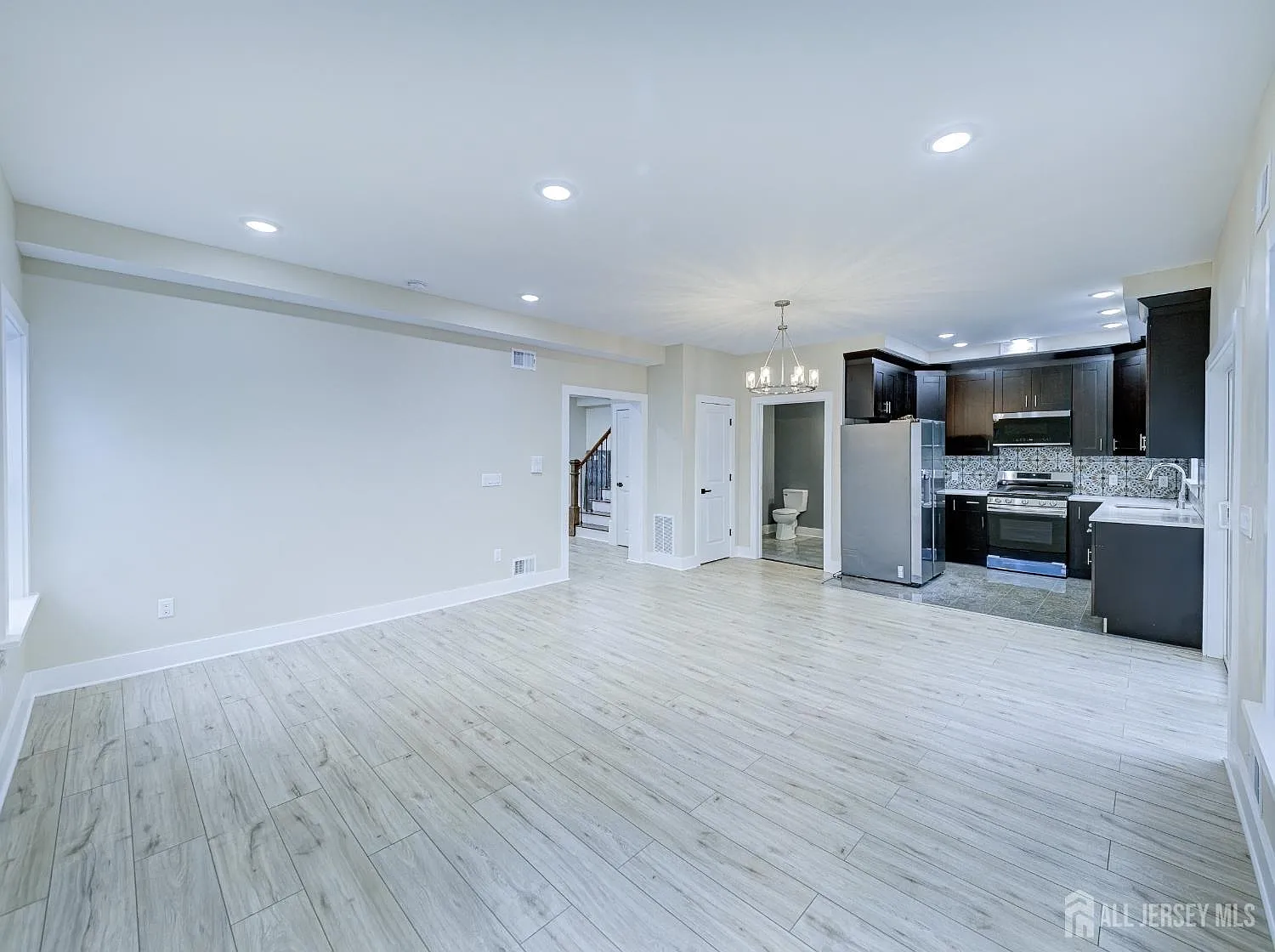3 bed, 2.5 bath, $3,800 — Photo 4