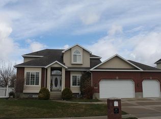 486 W Chase Ln, Centerville, UT 84014