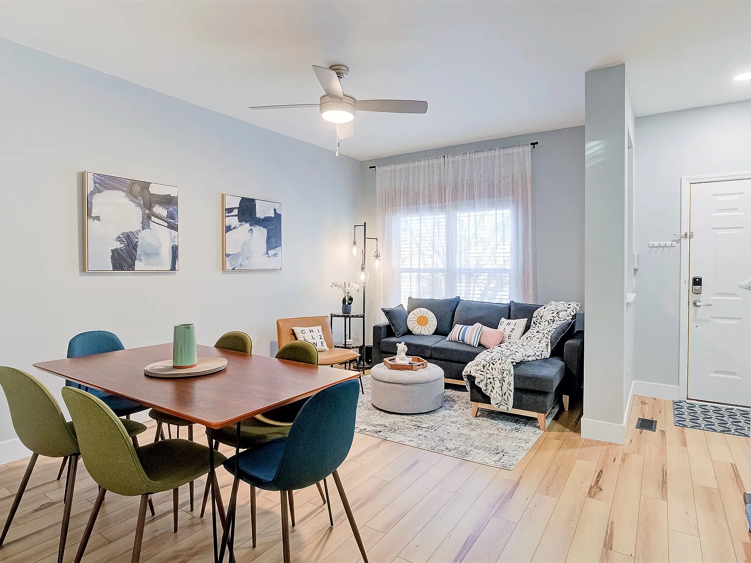 3 bed, 2.5 bath, 1215 sqft, $3,850 — Photo 3