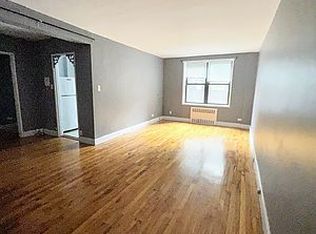 87-10 34th Ave #E, Jackson Heights, NY 11372