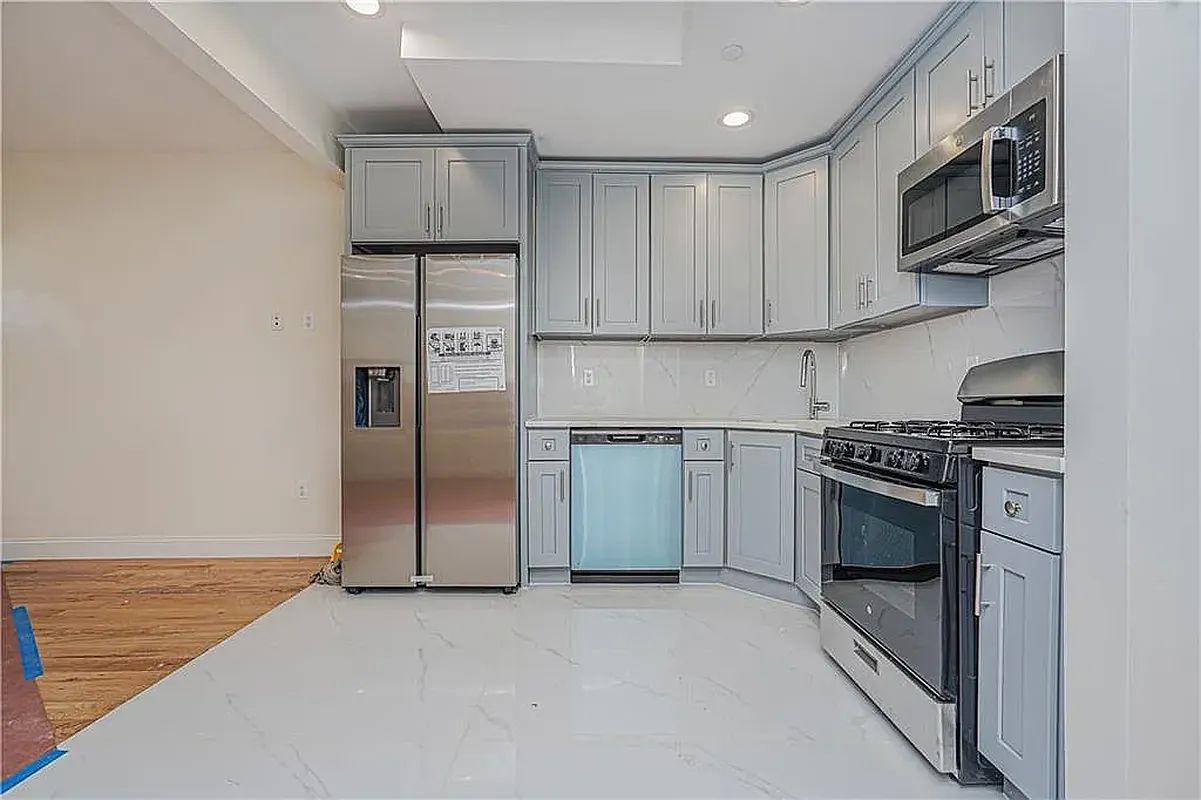 160 Bay 29th Street 2FL