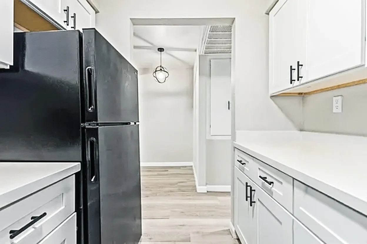 3405 E Pinchot Ave — Photo 1