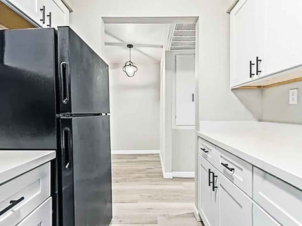 1st image of 3405 E Pinchot Ave #11