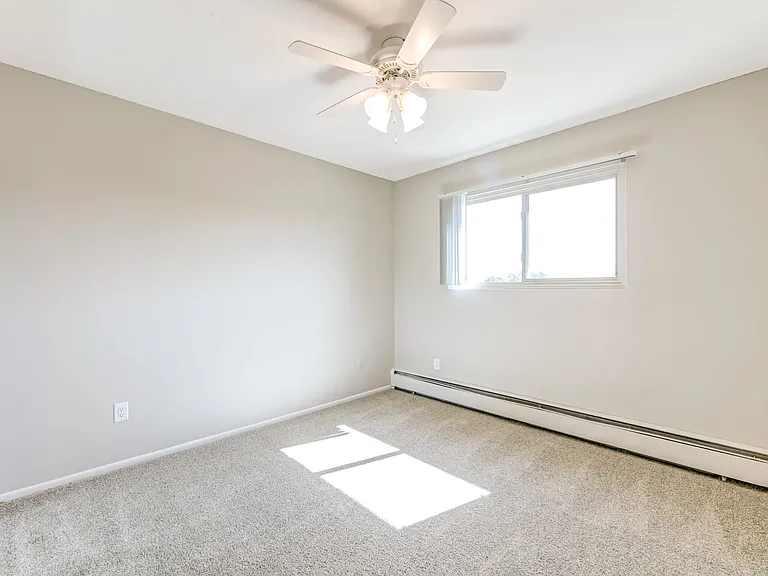 LaBlanche Apartments — Photo 11