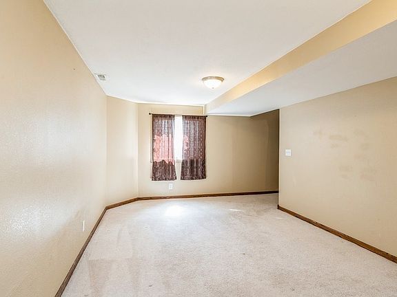 5th image of 104 Walnut Dr NW