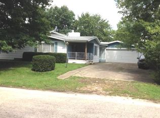 606 W Clark St, Thomasboro, IL