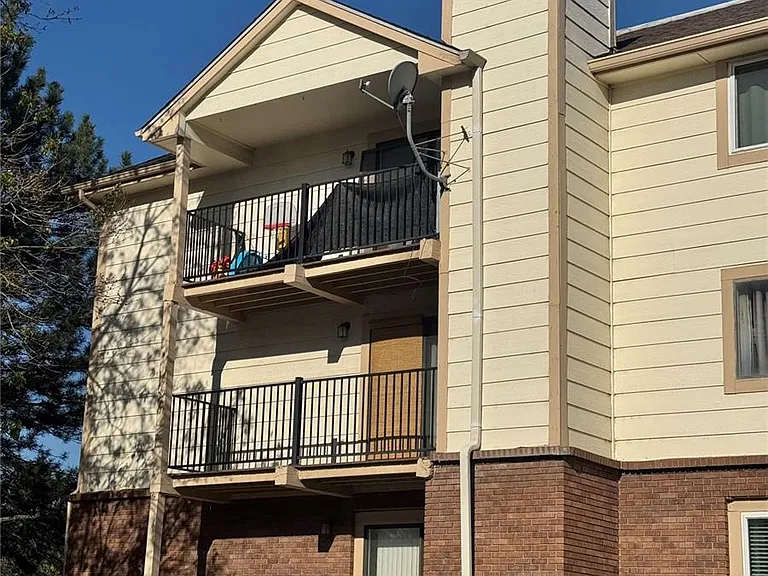481 S Kalispell Way #102 — Photo 2