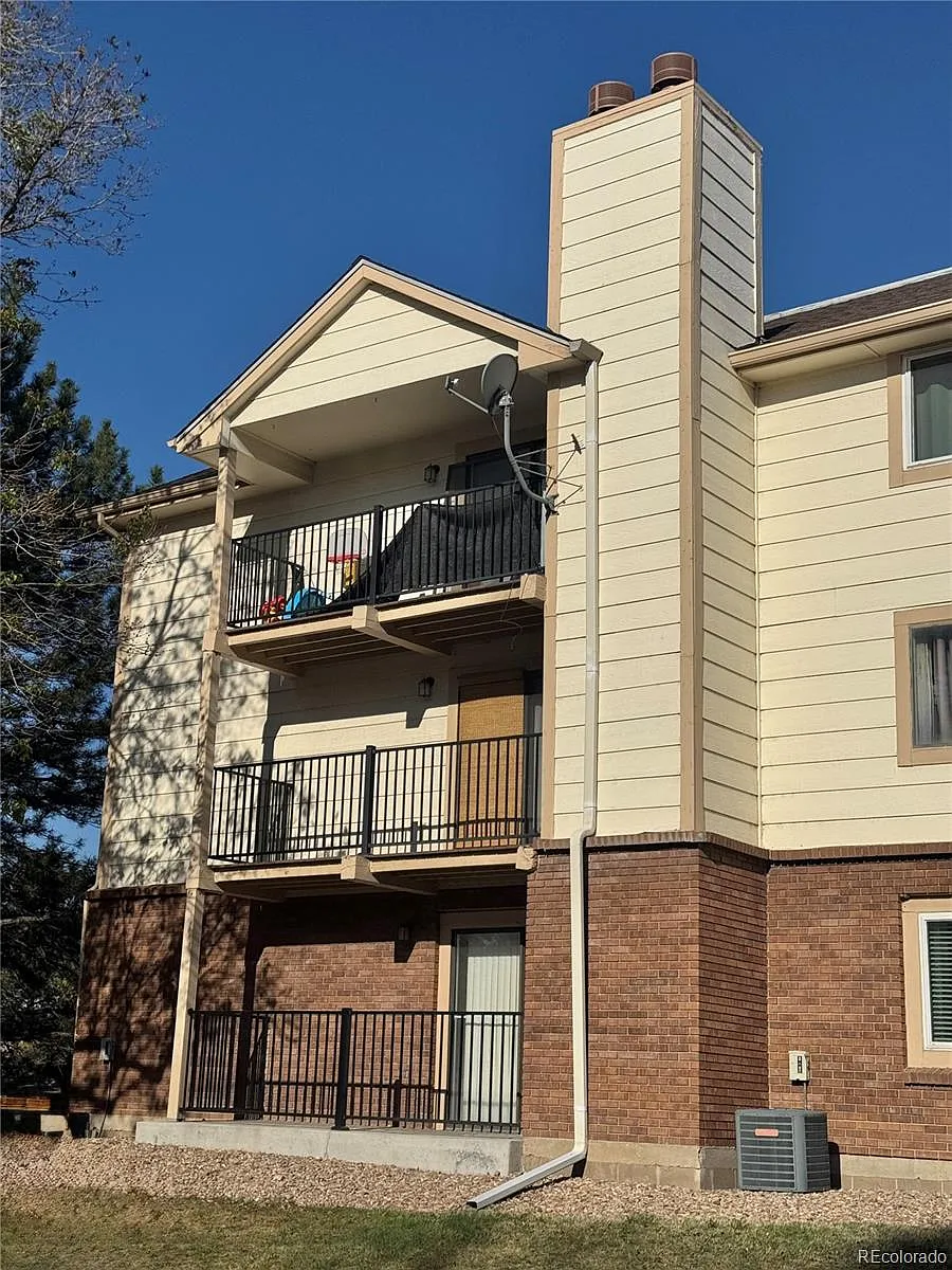 Building Photo - 481 S Kalispell Way #102