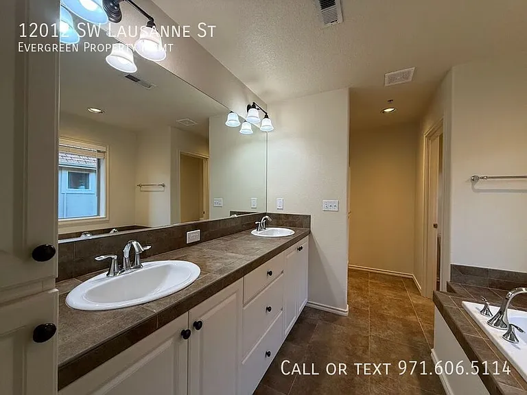 12012 SW Lausanne St — Photo 23