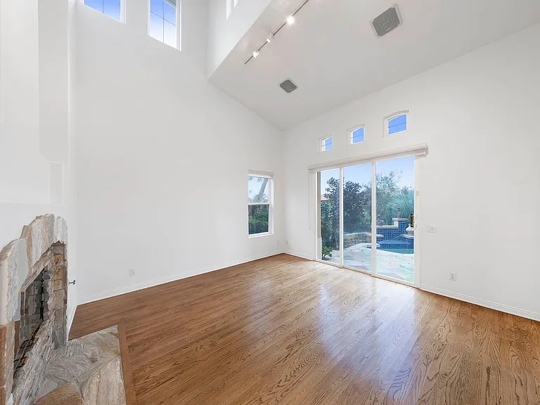 19 Lucania Dr — Photo 20