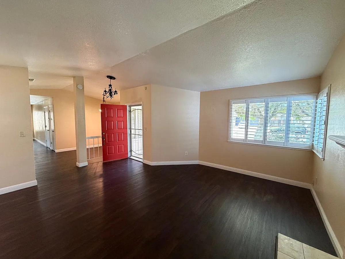 Building Photo - 4030 Sequoia Way