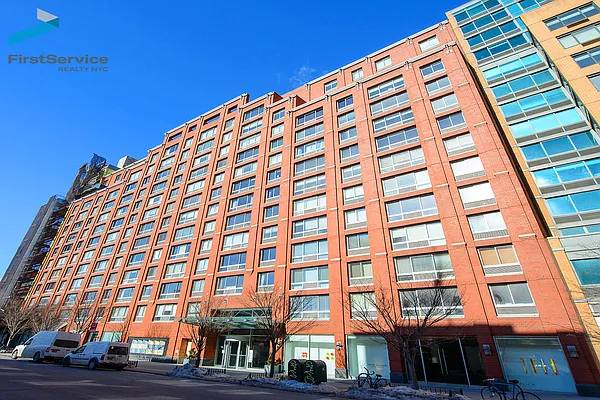 Sold by FirstService Realty (legacy) | media 8