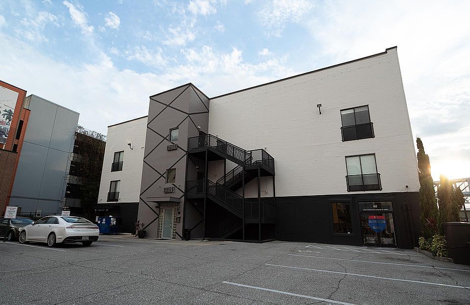 1st image of 62 W Colonial Dr APT 208