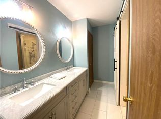 16615 E Gudgell Rd APT D, Independence, MO 64055