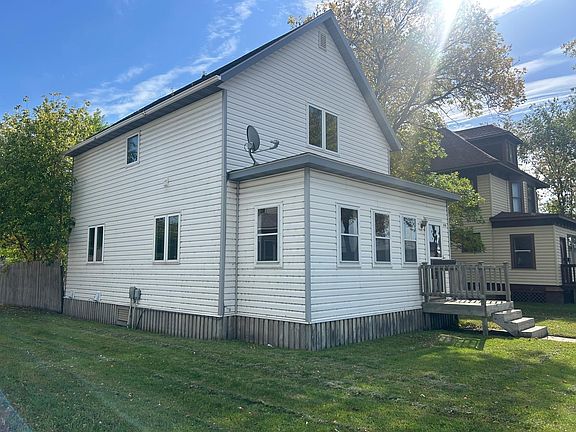 3rd image of 408 Main Ave N