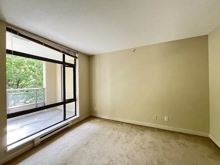 3660 Vanness Ave #201 — Photo 5