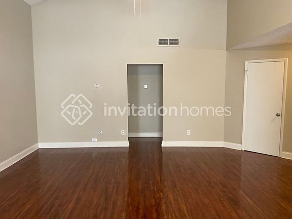 3rd image of 8938 Bayaud Dr