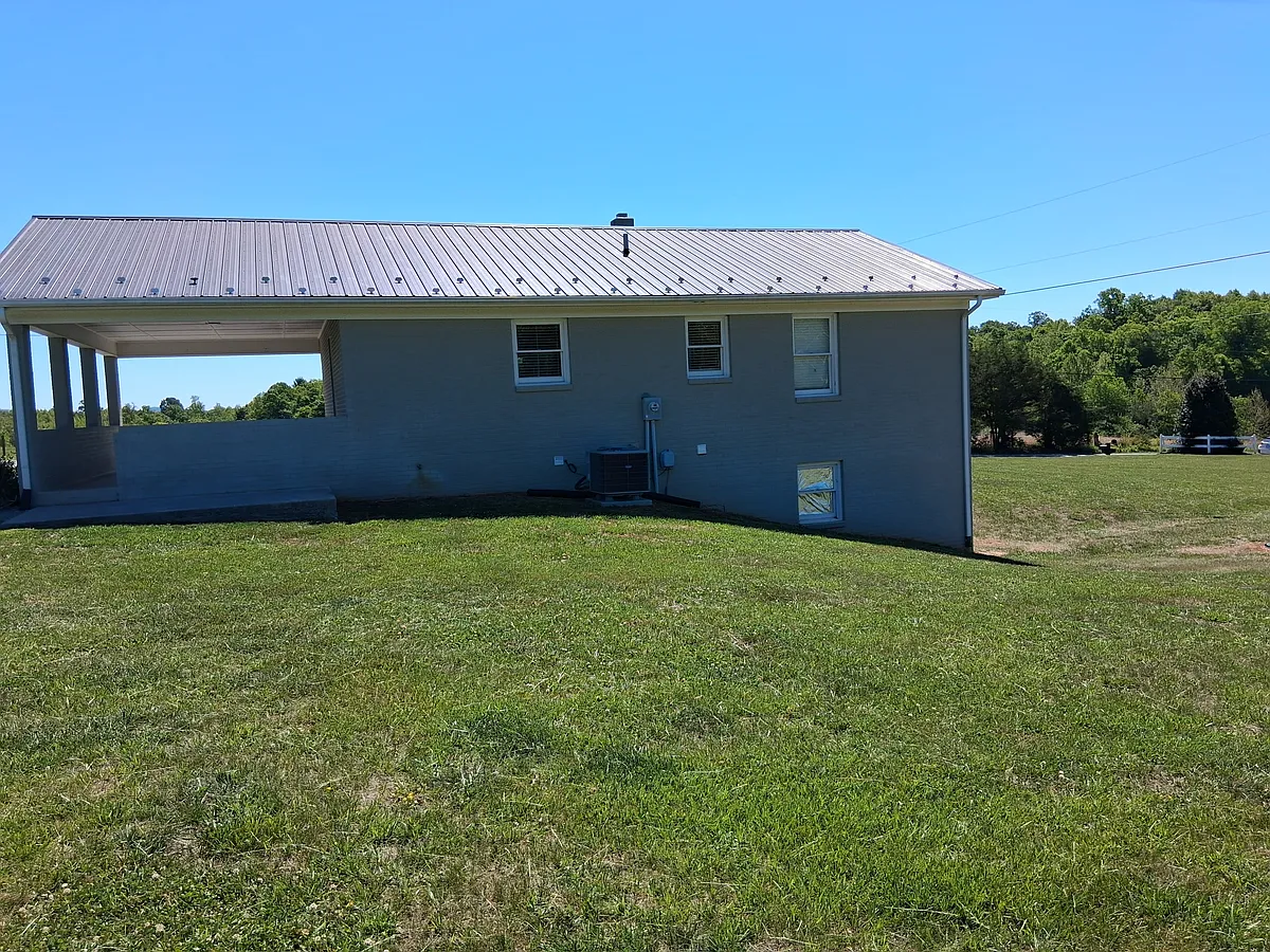Building Photo - 613 Timber Ridge Rd