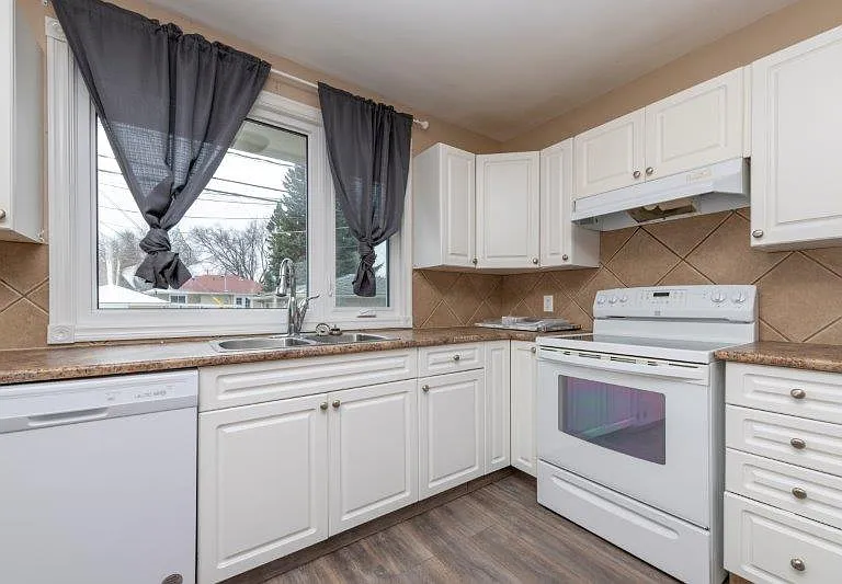 5007 N Waverley Dr SW — Photo 5