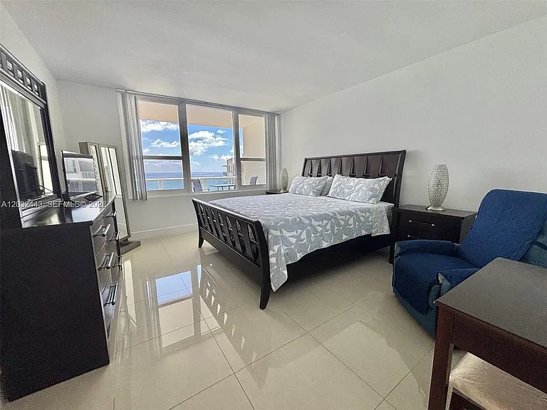 3505 S Ocean Dr #1506 — Photo 18