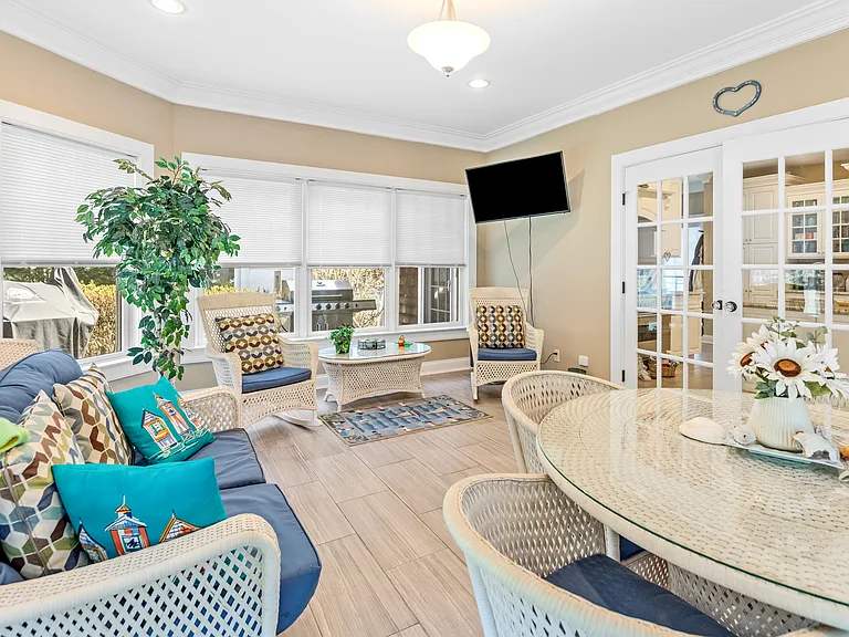 61 Wooleys Dr — Photo 12