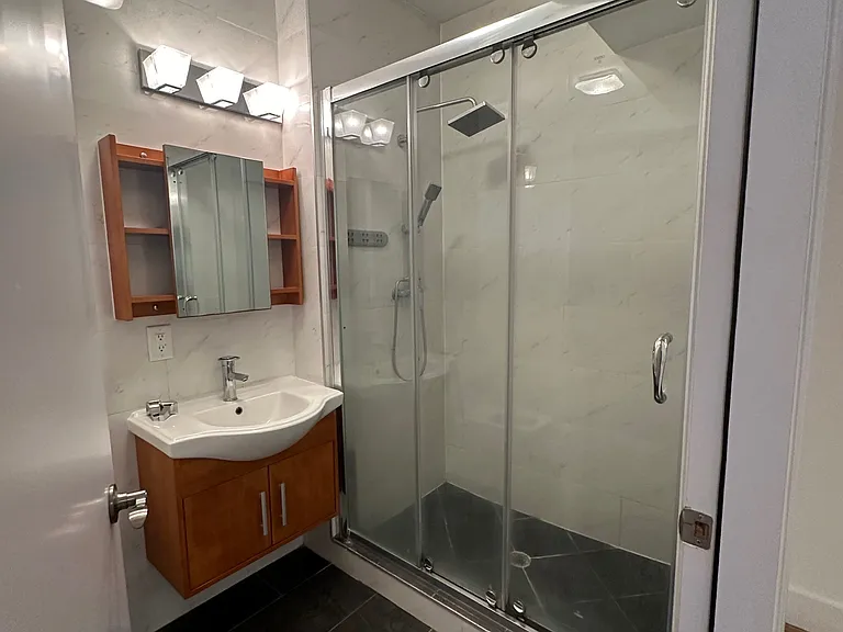 4918 Park Ave #404 — Photo 9