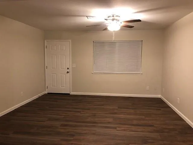3 bed, 900 sqft, $1,550 — Photo 3