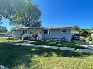 705 9th St, Worthington, MN 56187