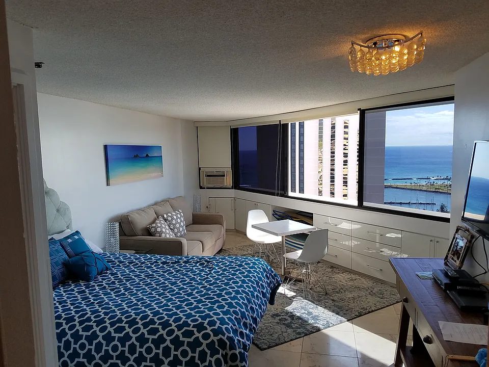1700 Ala Moana Blvd #3502