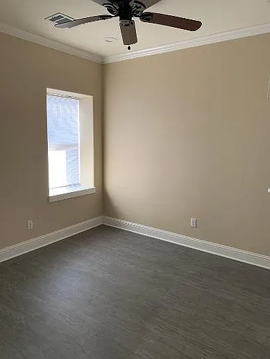 115 E Pecan St #115 — Photo 5