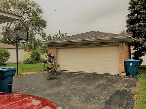 2nd image of 734 E 164th Pl