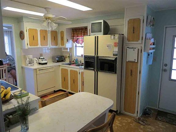 2nd image of 264 Hamlin Dr