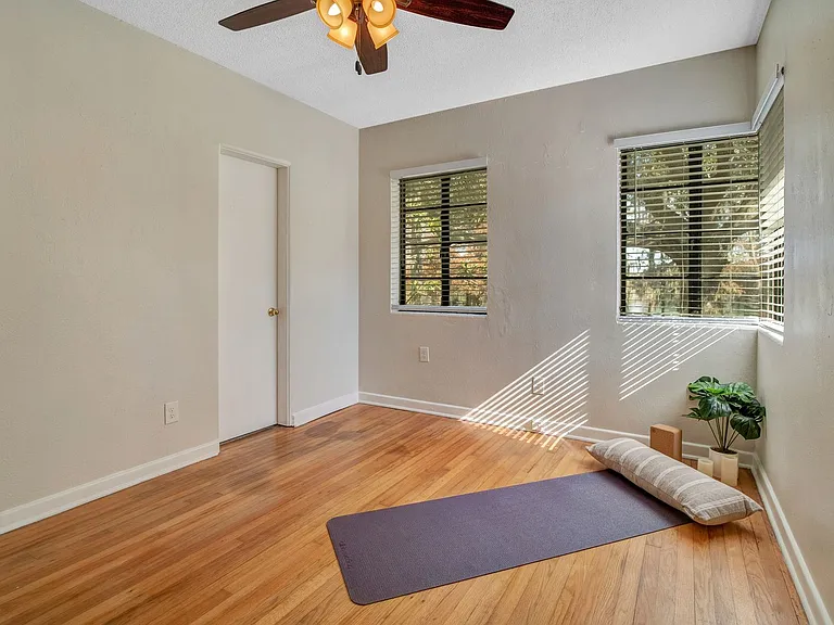 730-732 N Highland Ave — Photo 31
