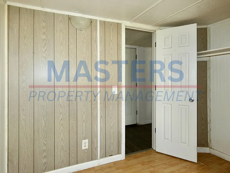 10635 Ford Rd — Photo 23