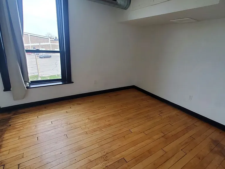 The Berm - 2001 10th Ave (24 Units Luxury Apartments) — Photo 26