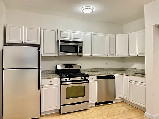 Rented by Bond New York | media 4