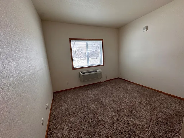 24th St. Apartments — Photo 37
