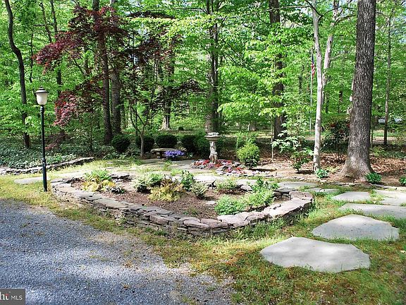 3rd image of 29335 Woodridge Dr