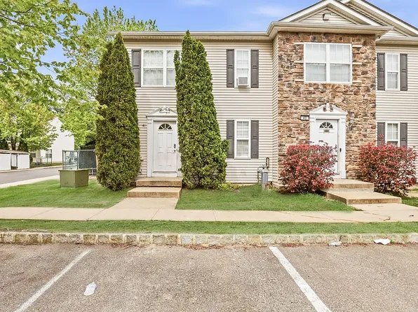 41 Aspen Ct, Lakewood, NJ 08701