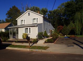 1525 Glenwood Dr, Piscataway, NJ