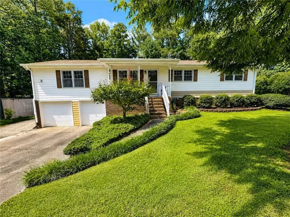 6623 N Seminole Dr, Douglasville, GA 30135