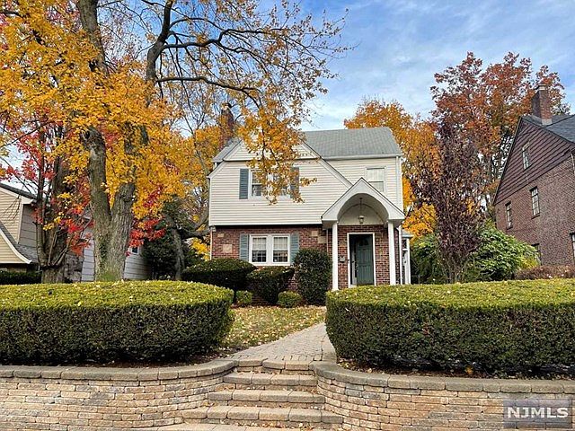 1st image of 319 Highwood Ave