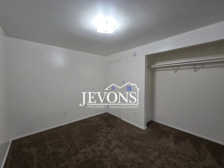 311 N 6th St #6 — Photo 10