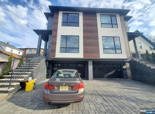 336A Highland Ave, Palisades Park, NJ 07650